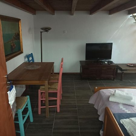 Βαχος Rooms 4 Tseratsiá Buitenkant foto